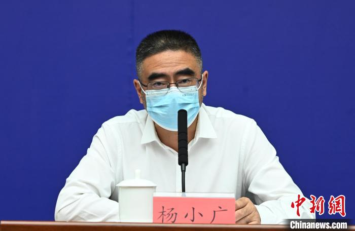 成都市政府副秘書長(zhǎng)、市衛(wèi)健委主任楊小廣。　安源 攝