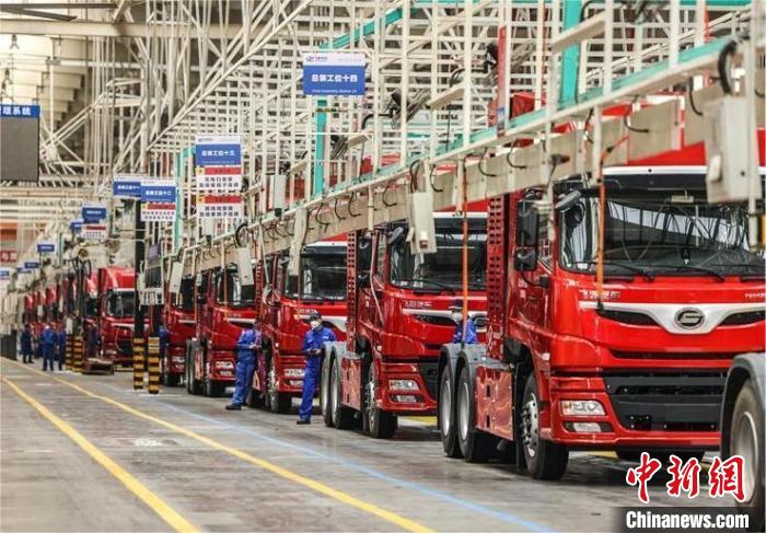 位于佛山的氫能源汽車企業飛馳汽車總裝車間 黃永程 攝