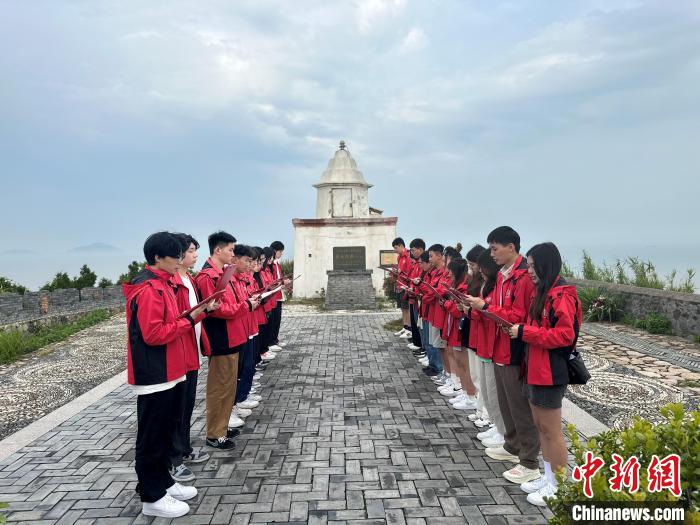 兩岸青年共慶五四青年節：文學為引情牽海峽