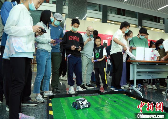 中科院計算所“神計妙算”公眾科學日活動現場。　中科院計算所 供圖