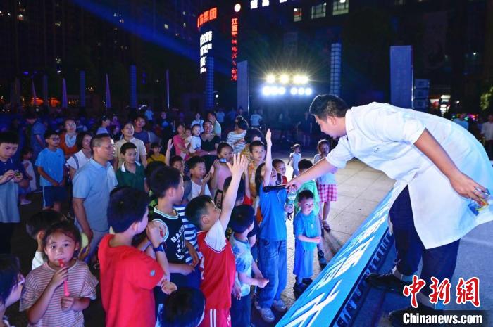 2023年鷹潭市“好奇心”科普節吸引了不少孩子踴躍參與。 主辦方 供圖