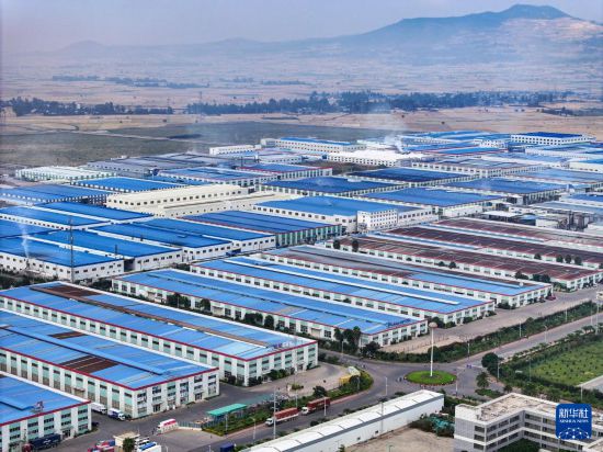 這是2023年11月3日在埃塞俄比亞杜凱姆市拍攝的東方工業園(無人機照片)。 新華社發(東方工業園供圖)
