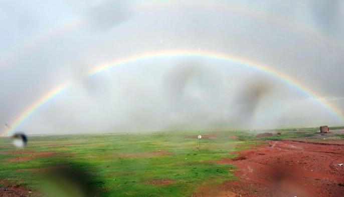 科考隊員在茲格塘錯采樣返程途中，高原風雨彩虹送行。　<a target='_blank' ><p  align=