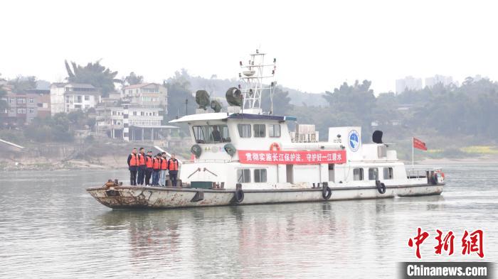 四川江安:聯(lián)合巡航守護(hù)長江碧水長流
