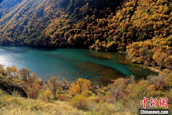 松坪溝風光。　何清海 攝