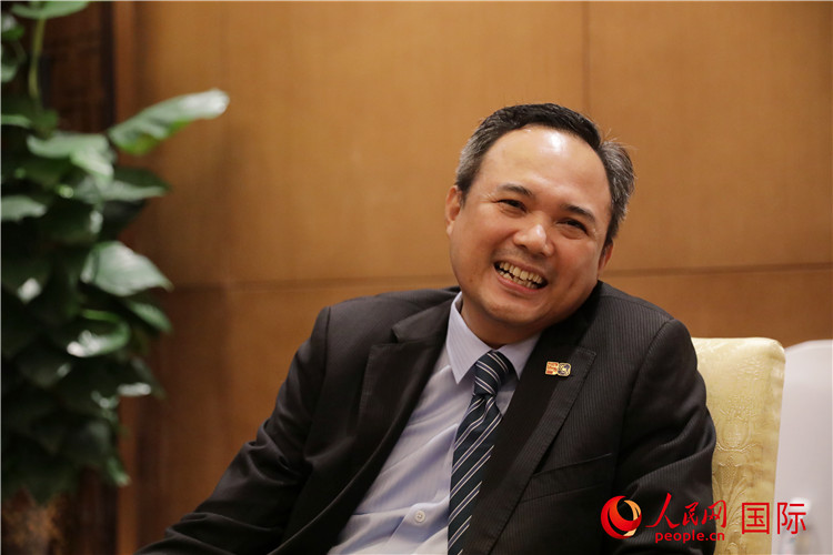 馬來西亞駐南寧總領事館總領事阿哈默·法蒂爾·伊斯邁爾在2024中國-東盟教育交流周期間接受人民網專訪。人民網 王婧攝