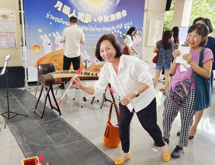 資訊有故事丨海外慶中秋活動創意滿滿 外國友人說“我知道了中國人為什么慶祝這個節日”