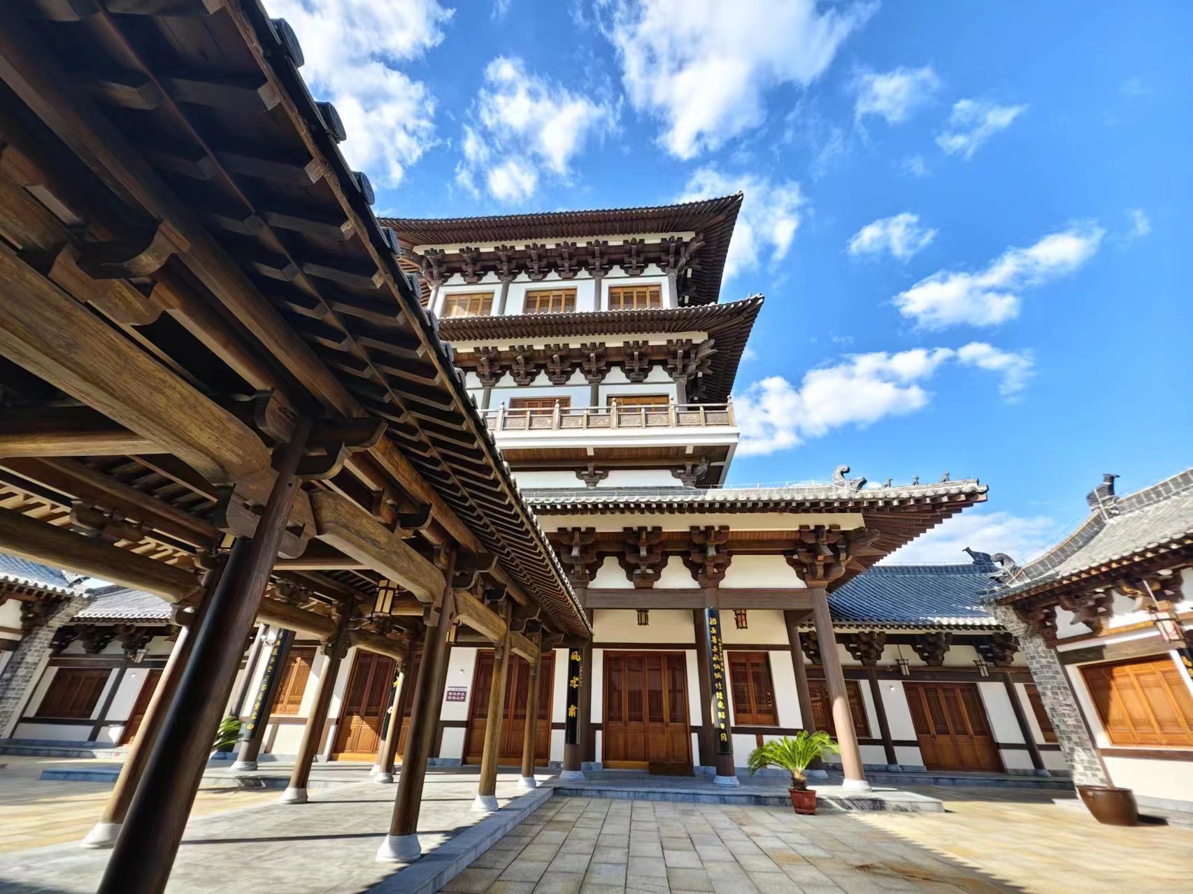 【2024打卡中國】穿越時空的對話:外國網紅探索包公故里文化園(組圖)_fororder_微信圖片_20240923155222