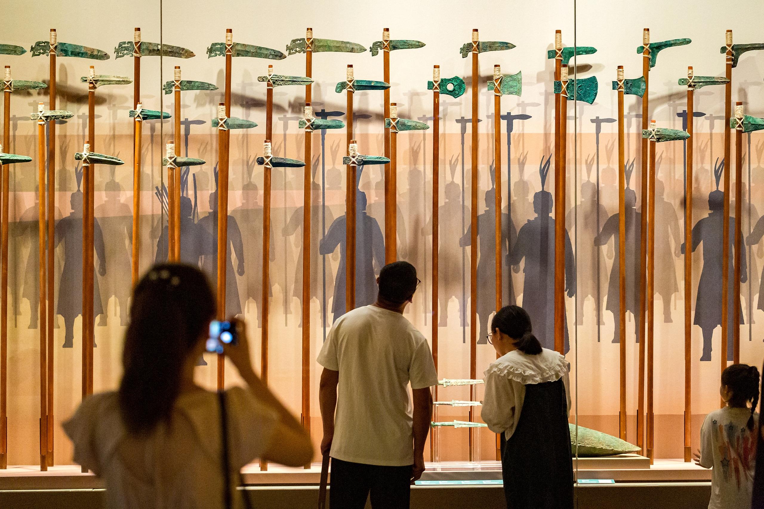 △2024年8月25日，游客在河南省安陽(yáng)市殷墟博物館參觀。