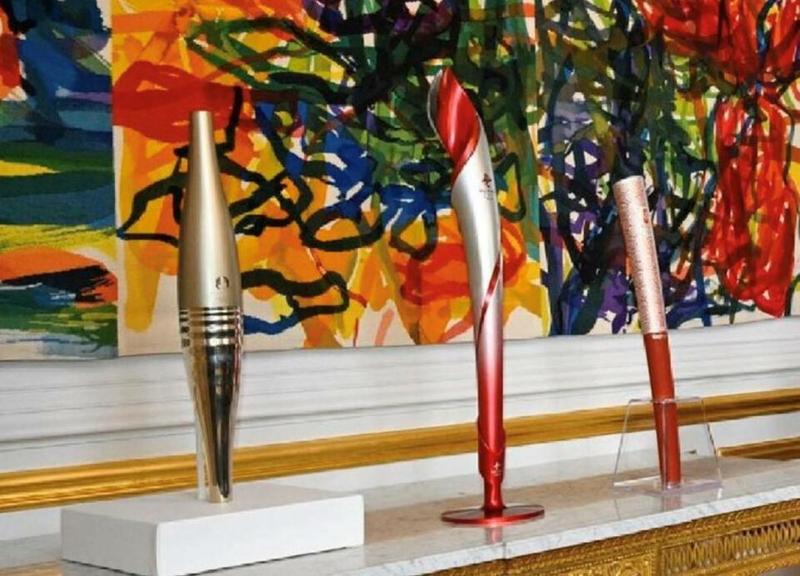 中法元首互贈(zèng)的奧運(yùn)火炬。