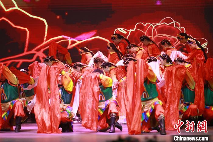 圖為農行西藏分行演出現場?！∞r行西藏分行 供圖