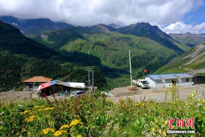 圖為8月6日，玉麥鄉卓嘎、央宗姐妹的牧場風光。 <a target='_blank' ></p><p  align=