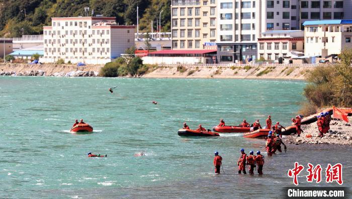 西藏林芝森林消防加強汛情演練預防應對突發災情