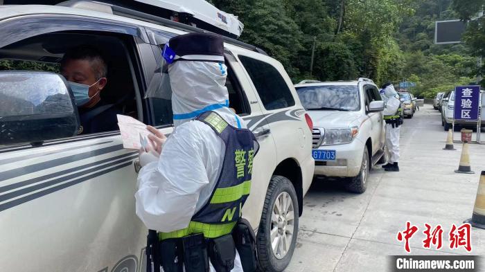 西藏移民管理警察：為民逆行戰“疫”到底