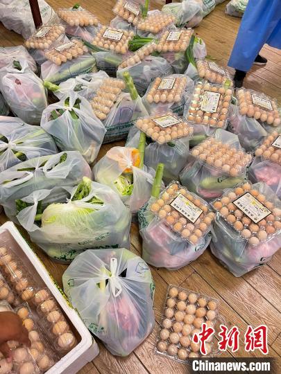 西藏格拉丹東超市疫情期間全力保障市場供應(yīng)。 受訪者供圖