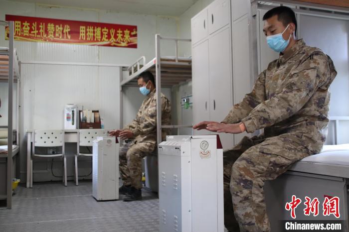 西藏阿里軍分區某邊防團暖心保障官兵守冬防