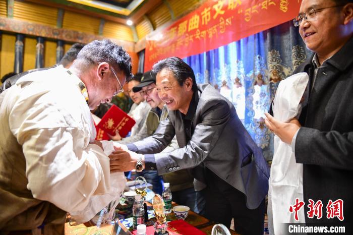 西藏那曲:“文墨藏北”征文比賽頒獎典禮在拉薩舉行