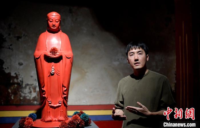 蔣晟首次西藏個(gè)展“八萬(wàn)四千年”在拉薩吉本崗藝術(shù)中心開(kāi)幕