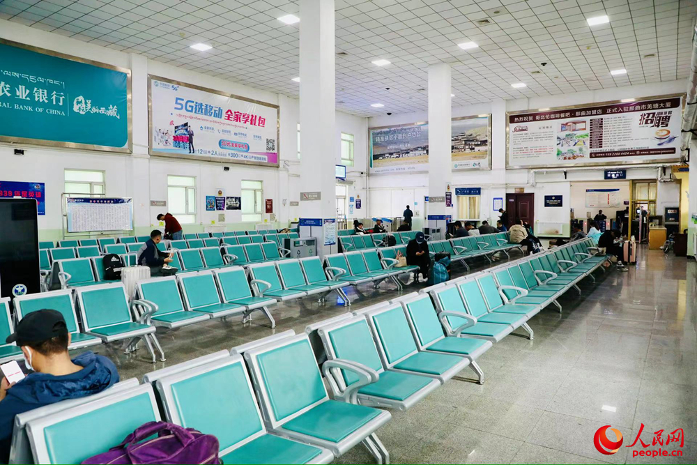 火車站內景。人民網記者 次仁羅布攝