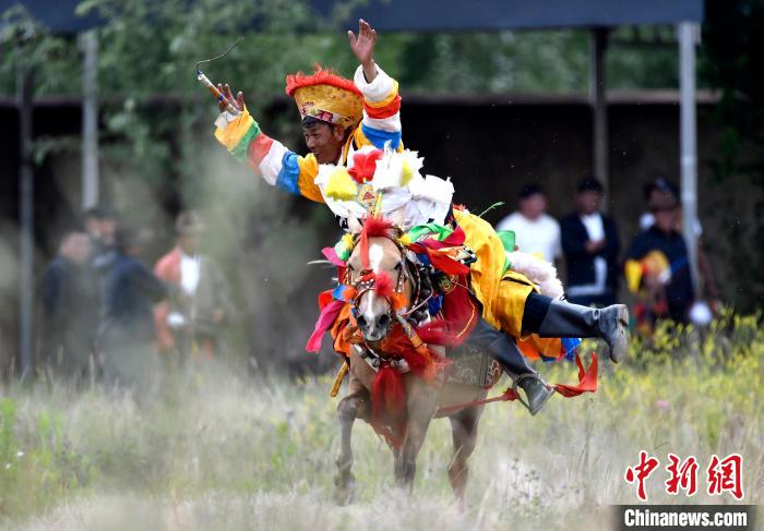 西藏拉薩：賽馬慶祝“望果節”