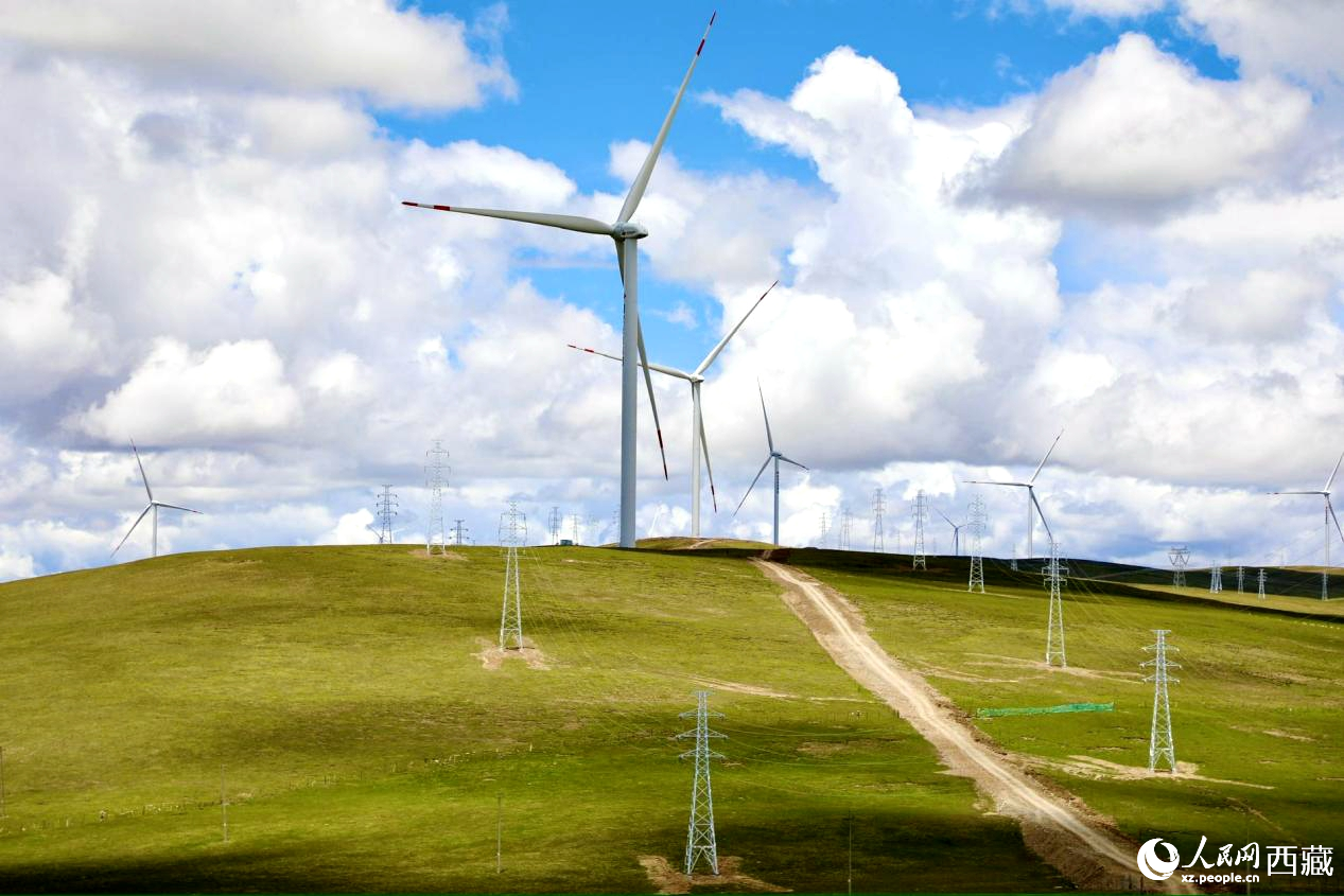 西藏那曲市色尼區的歐瑪亭嘎風電場。